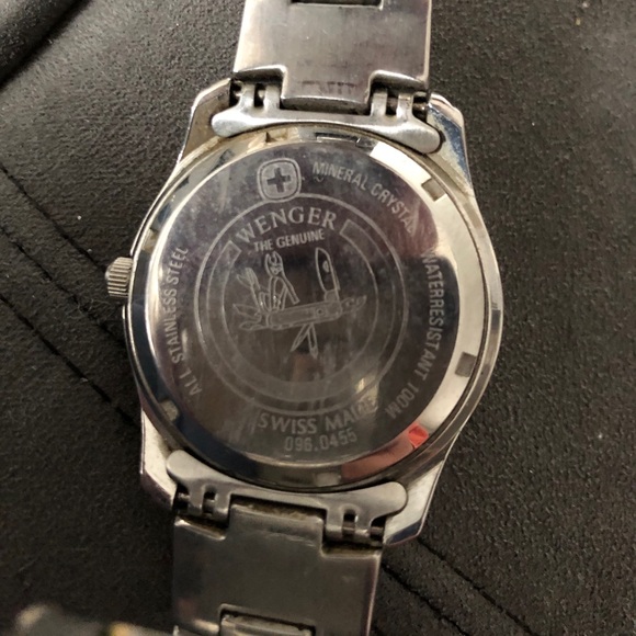 Men’s wenger Swiss quartz watch w/dual tone band - Picture 6 of 8